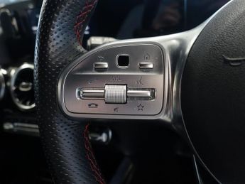 MERCEDES-BENZ GLA 1.3 GLA200 AMG Line SUV 5dr Petrol 7G-DCT Euro 6 (s/s) (163 ps)