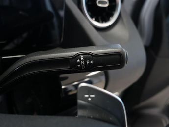 MERCEDES-BENZ GLA 1.3 GLA200 AMG Line SUV 5dr Petrol 7G-DCT Euro 6 (s/s) (163 ps)