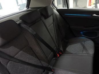 VOLKSWAGEN GOLF 2.0 TDI Life Hatchback 5dr Diesel DSG Euro 6 (s/s) (115 ps)