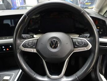 VOLKSWAGEN GOLF 2.0 TDI Life Hatchback 5dr Diesel DSG Euro 6 (s/s) (115 ps)