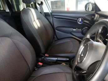 MINI HATCH 1.5 Cooper Hatchback 5dr Petrol Auto Euro 6 (s/s) (136 ps)