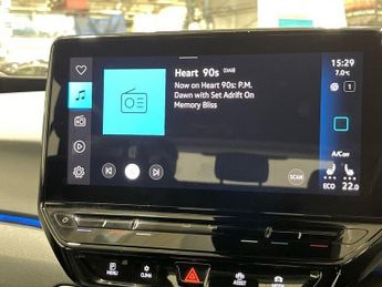 VOLKSWAGEN ID.3 Pro Performance 58kWh Life Hatchback 5dr Electric Auto (204 ps)