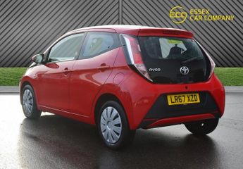 TOYOTA AYGO 1.0 VVT-i x-play Hatchback 5dr Petrol x-shift Euro 6 (68 ps)