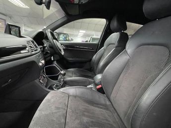 AUDI Q3 2.0 TDI Black Edition SUV 5dr Diesel Manual quattro Euro 6 (s/s)