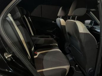 VOLKSWAGEN T-ROC 2.0 TSI SEL SUV 5dr Petrol DSG 4Motion Euro 6 (s/s) (190 ps)