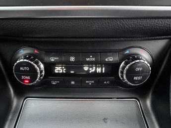 MERCEDES-BENZ GLA 1.6 GLA200 AMG Line (Executive) SUV 5dr Petrol 7G-DCT Euro 6 (s/