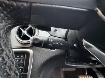 MERCEDES-BENZ GLA 1.6 GLA200 AMG Line (Executive) SUV 5dr Petrol 7G-DCT Euro 6 (s/