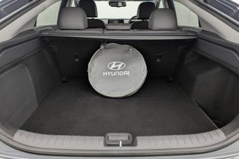 HYUNDAI IONIQ 38.3kWh Premium SE Hatchback 5dr Electric Auto (136 ps)