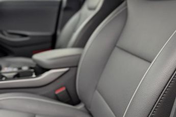 HYUNDAI IONIQ 38.3kWh Premium SE Hatchback 5dr Electric Auto (136 ps)