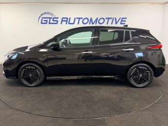 NISSAN LEAF 40 kWh N-CONNECTA ELECTRIC AUTOMATIC 150 BHP + SAT NAV + HEATED 
