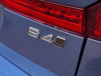 VOLVO XC60 2.0 B4 MHEV R-Design SUV 5dr Diesel Hybrid Auto AWD Euro 6 (s/s)