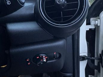 MINI HATCH 1.5 Cooper D Hatchback 5dr Diesel Steptronic Euro 6 (s/s) (116 p