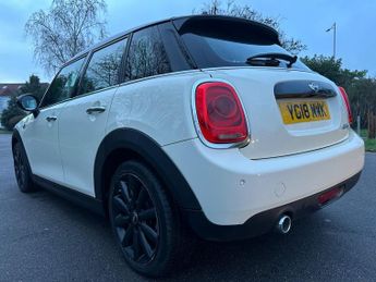 MINI HATCH 1.5 Cooper D Hatchback 5dr Diesel Steptronic Euro 6 (s/s) (116 p