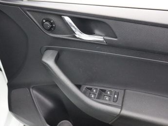 SKODA RAPID SPACEBACK 1.6 TDI SE Hatchback 5dr Diesel DSG Euro 5 (90 ps)