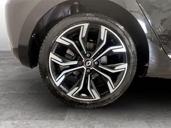 RENAULT CLIO 1.6 E-TECH Techno Hatchback 5dr Petrol Hybrid Auto Euro 6 (s/s) 