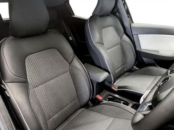 RENAULT CLIO 1.6 E-TECH Techno Hatchback 5dr Petrol Hybrid Auto Euro 6 (s/s) 