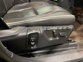 VOLVO XC90 2.4 D5 Executive SUV 5dr Diesel Geartronic 4WD Euro 5 (200 ps)