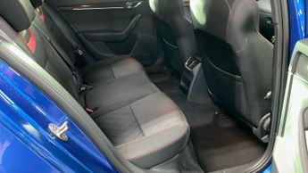 SKODA OCTAVIA 2.0 TDI vRS Estate 5dr Diesel DSG 4WD Euro 6 (s/s) (184 ps)