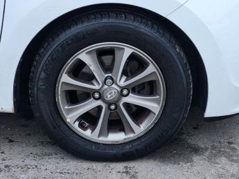 HYUNDAI I10 1.2 Premium Hatchback 5dr Petrol Auto Euro 5 (87 ps)