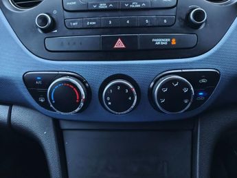 HYUNDAI I10 1.2 Premium Hatchback 5dr Petrol Auto Euro 5 (87 ps)