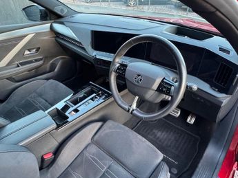 VAUXHALL Astra Electric 54kWh Ultimate Sports Tourer 5dr Electric Auto