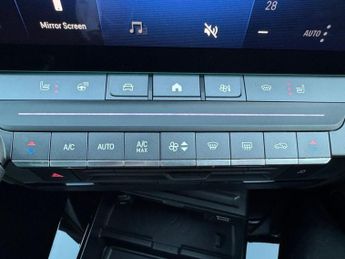 VAUXHALL Astra Electric 54kWh Ultimate Sports Tourer 5dr Electric Auto