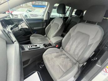 VOLKSWAGEN GOLF 2.0 TDI Style Estate 5dr Diesel DSG Euro 6 (s/s) (150 ps)