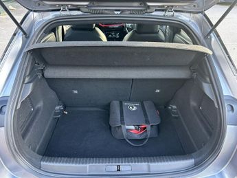 VAUXHALL MOKKA ELECTRIC 50kWh SRi Premium SUV 5dr Electric Auto (136 ps)