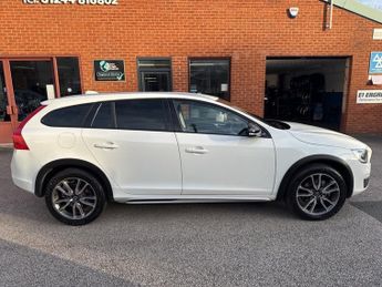VOLVO V60 CROSS COUNTRY 2.0 D3 Lux Nav Estate 5dr Diesel Auto Euro 6 (s/s) (150 ps)