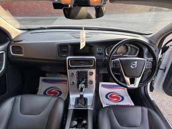 VOLVO V60 CROSS COUNTRY 2.0 D3 Lux Nav Estate 5dr Diesel Auto Euro 6 (s/s) (150 ps)