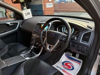 VOLVO XC60 2.4 D5 R-Design Nav SUV 5dr Diesel Auto AWD Euro 6 (s/s) (220 ps