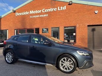 Volvo V40 2.0 D2 Pro Hatchback 5dr Diesel Manual Euro 6 (s/s) (120 ps)