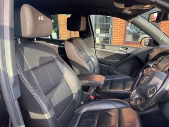 VOLKSWAGEN TIGUAN 2.0 TDI BlueMotion Tech R-Line Edition SUV 5dr Diesel DSG 4WD Eu