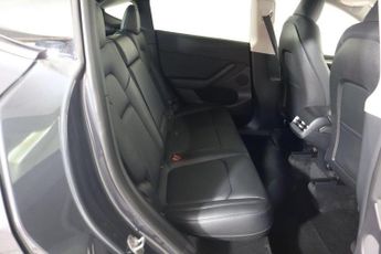 TESLA MODEL Y Auto RWD 5dr