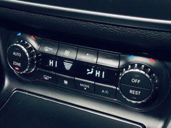 MERCEDES-BENZ CLA 2.1 CLA200d AMG Line Coupe 4dr Diesel 7G-DCT Euro 6 (s/s) (136 p