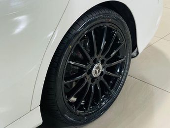 MERCEDES-BENZ CLA 2.1 CLA200d AMG Line Coupe 4dr Diesel 7G-DCT Euro 6 (s/s) (136 p