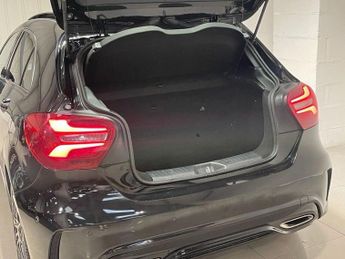 MERCEDES-BENZ A-CLASS 2.1 A200d AMG Line (Premium Plus) Hatchback 5dr Diesel 7G-DCT Eu