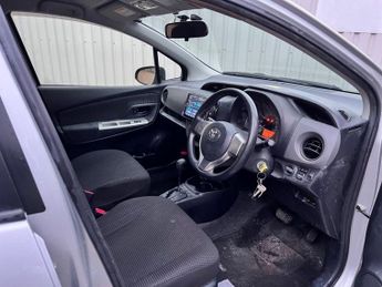 TOYOTA YARIS HATCHBACK 1.0 AUTOMATIC