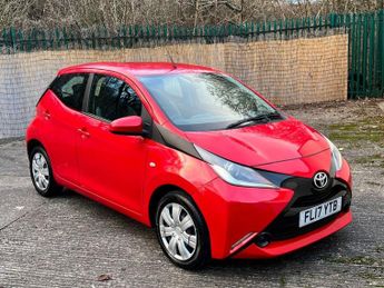 Toyota AYGO 1.0 VVT-i x-play Hatchback 5dr Petrol Manual Euro 6 (68 ps)