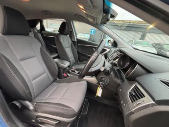 HYUNDAI I30 1.6 SE Nav Hatchback 5dr Petrol Auto Euro 6 (120 ps)