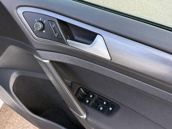 VOLKSWAGEN GOLF 1.5 TSI EVO GPF SE Hatchback 5dr Petrol DSG Euro 6 (s/s) (130 ps