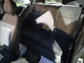 VAUXHALL CORSA 1.4i 16v Design Hatchback 3dr Petrol Automatic (a/c) (178 g/km, 