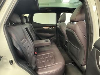 NISSAN QASHQAI 1.6 dCi Tekna+ SUV 5dr Diesel XTRON Euro 6 (s/s) (130 ps)