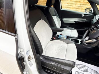 VOLKSWAGEN ID.3 Pro S 77kWh Tour Hatchback 5dr Electric Auto (4 Seat) (204 ps)