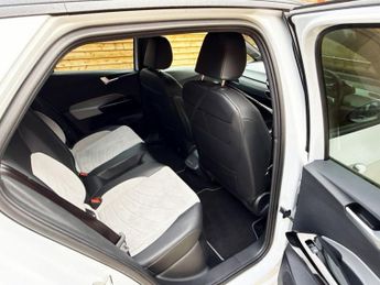 VOLKSWAGEN ID.3 Pro S 77kWh Tour Hatchback 5dr Electric Auto (4 Seat) (204 ps)