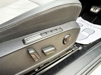 VOLKSWAGEN ID.3 Pro S 77kWh Tour Hatchback 5dr Electric Auto (4 Seat) (204 ps)