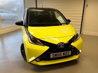 Toyota AYGO 1.0 VVT-i x-cite 3 Yellow Bi-Tone Hatchback 5dr Petrol Manual Eu
