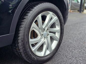 LAND ROVER DISCOVERY SPORT 2.0 TD4 HSE Luxury SUV 5dr Diesel Auto 4WD Euro 6 (s/s) (180 ps)