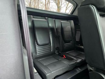 LAND ROVER DISCOVERY SPORT 2.0 TD4 HSE Luxury SUV 5dr Diesel Auto 4WD Euro 6 (s/s) (180 ps)