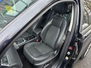 LAND ROVER DISCOVERY SPORT 2.0 TD4 HSE Luxury SUV 5dr Diesel Auto 4WD Euro 6 (s/s) (180 ps)